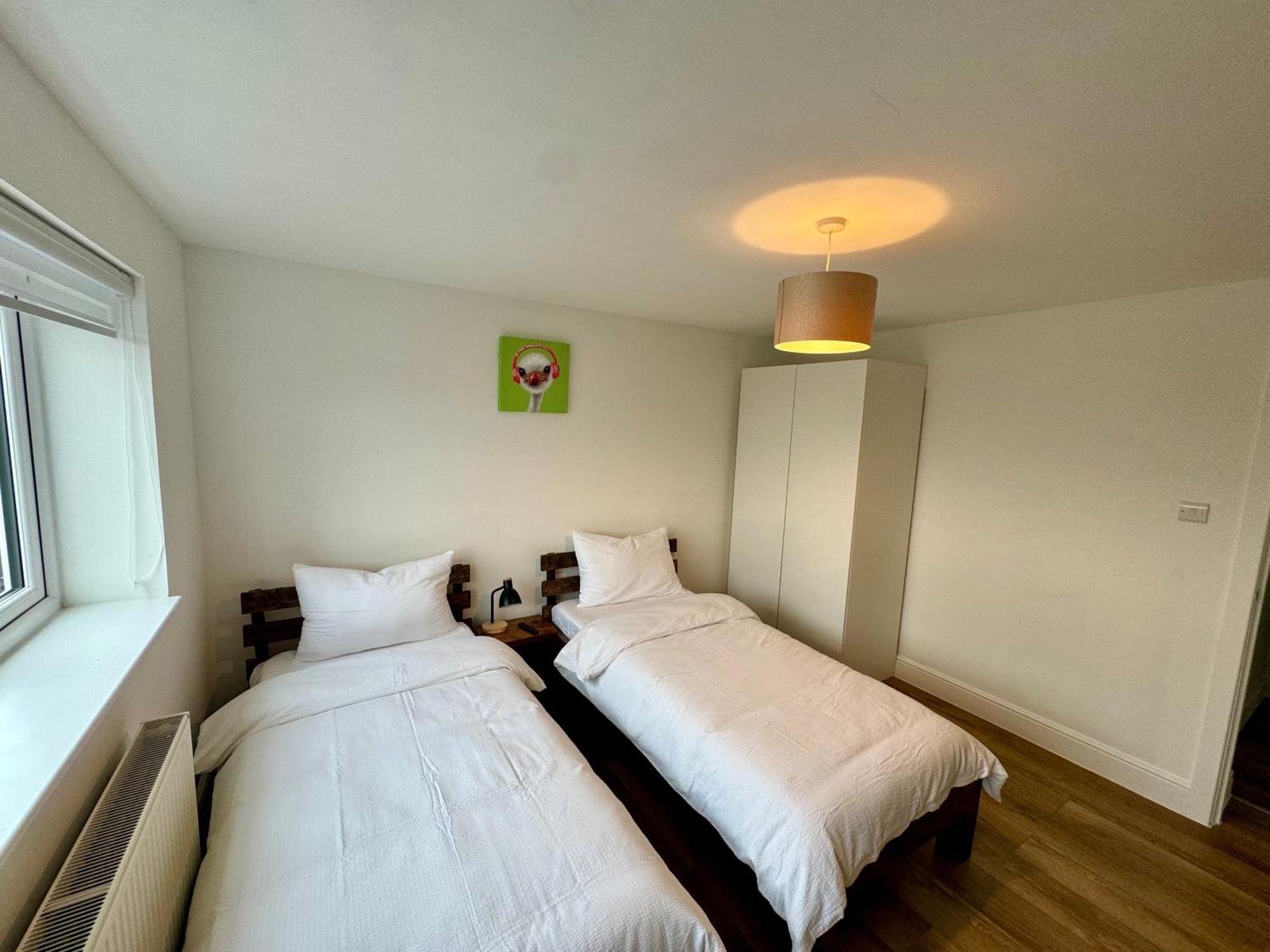 Florina S House 4 Bedrooms Villa รูจลีย์ ภายนอก รูปภาพ