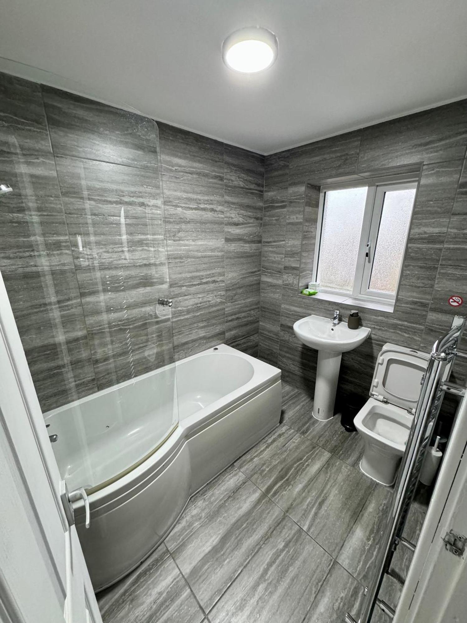 Florina S House 4 Bedrooms Villa รูจลีย์ ภายนอก รูปภาพ