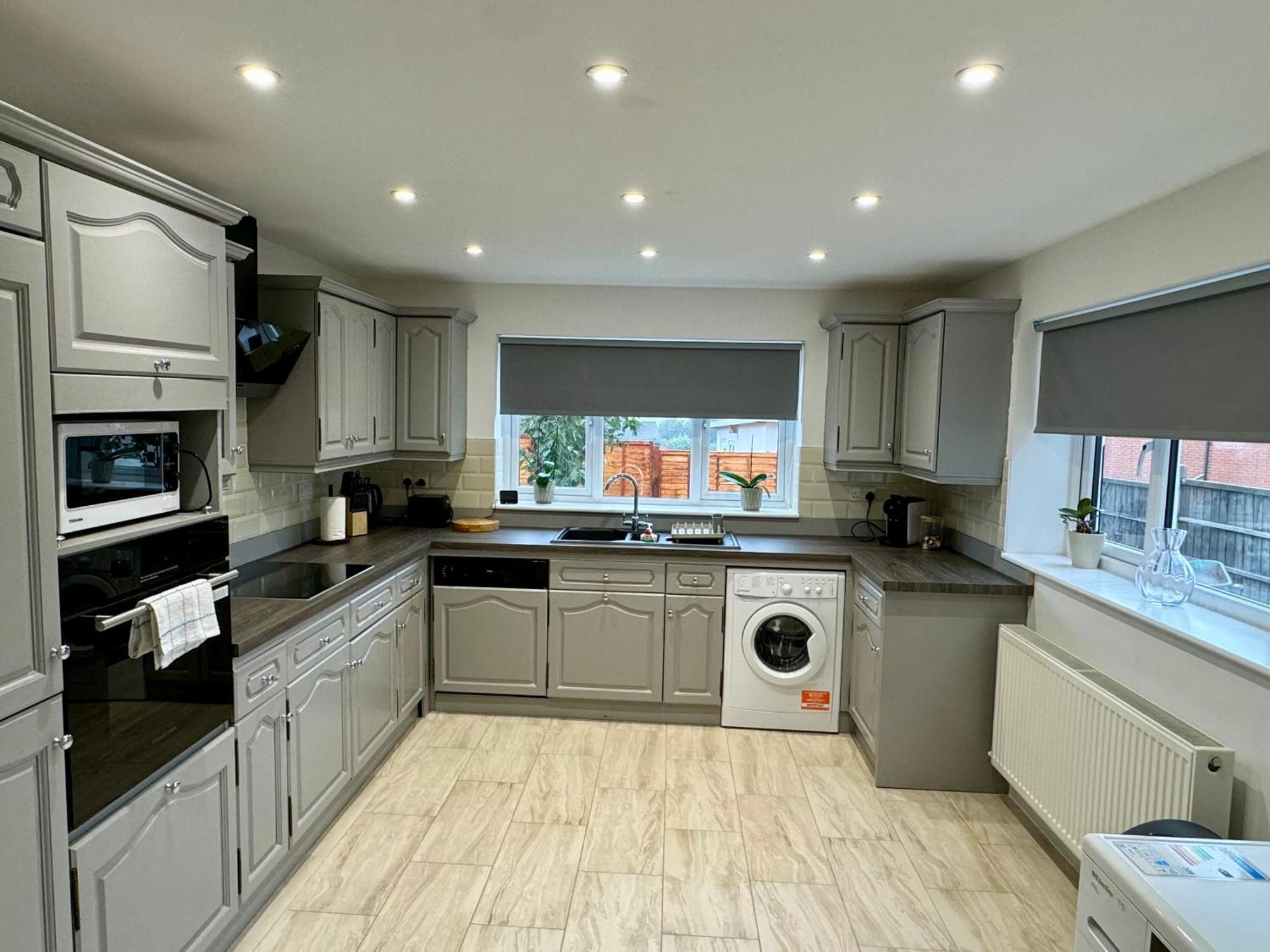 Florina S House 4 Bedrooms Villa รูจลีย์ ภายนอก รูปภาพ