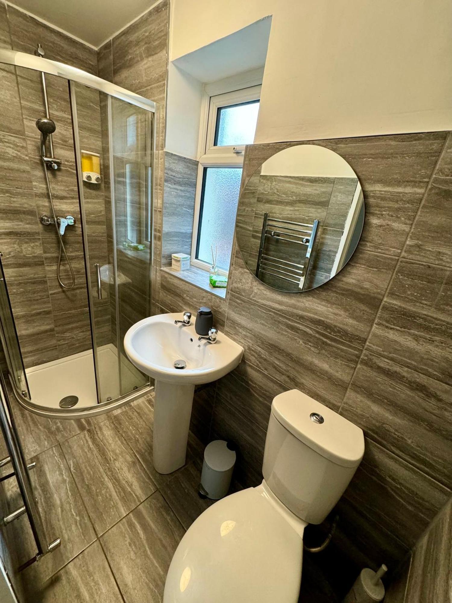 Florina S House 4 Bedrooms Villa รูจลีย์ ภายนอก รูปภาพ