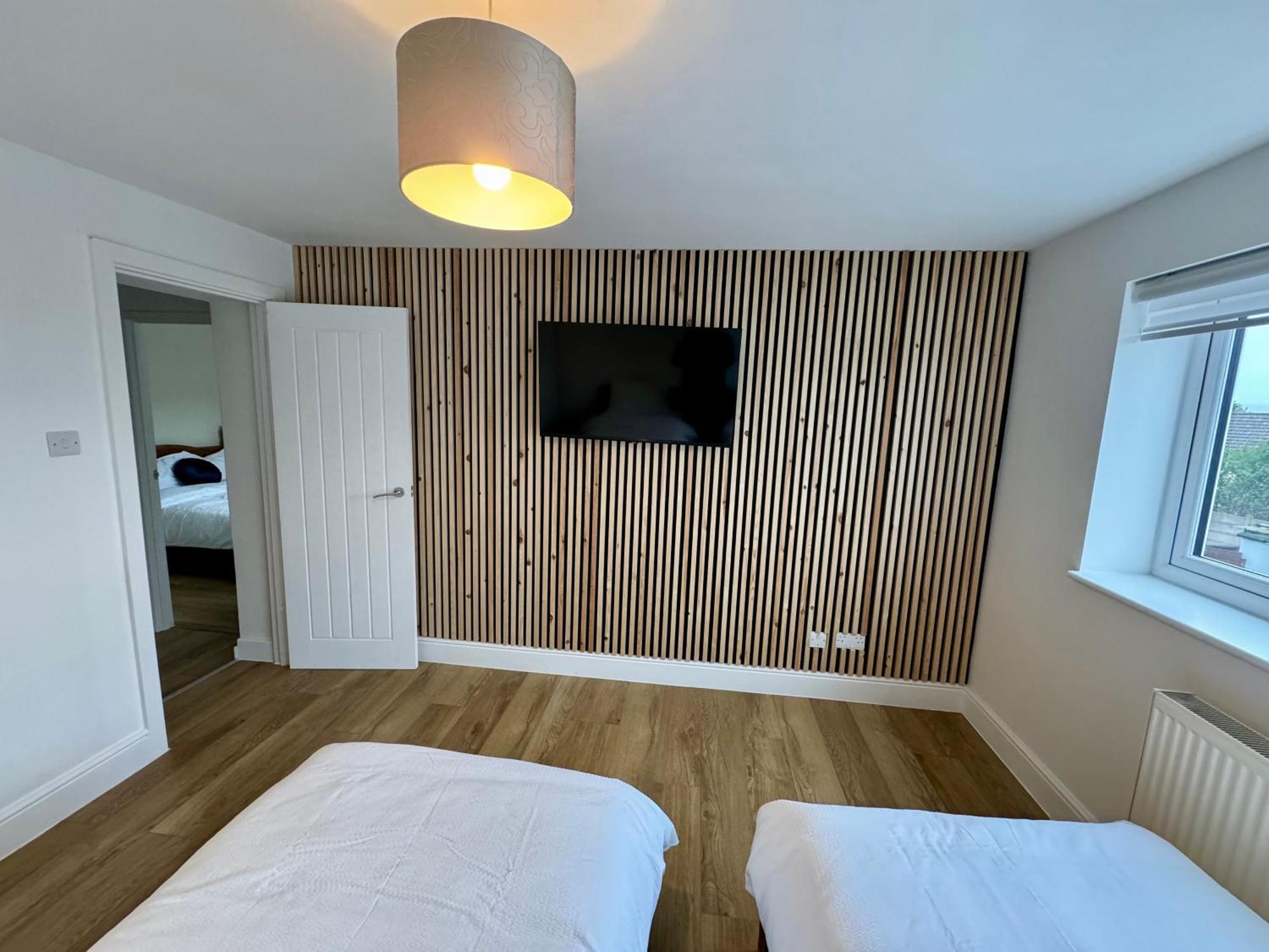 Florina S House 4 Bedrooms Villa รูจลีย์ ภายนอก รูปภาพ